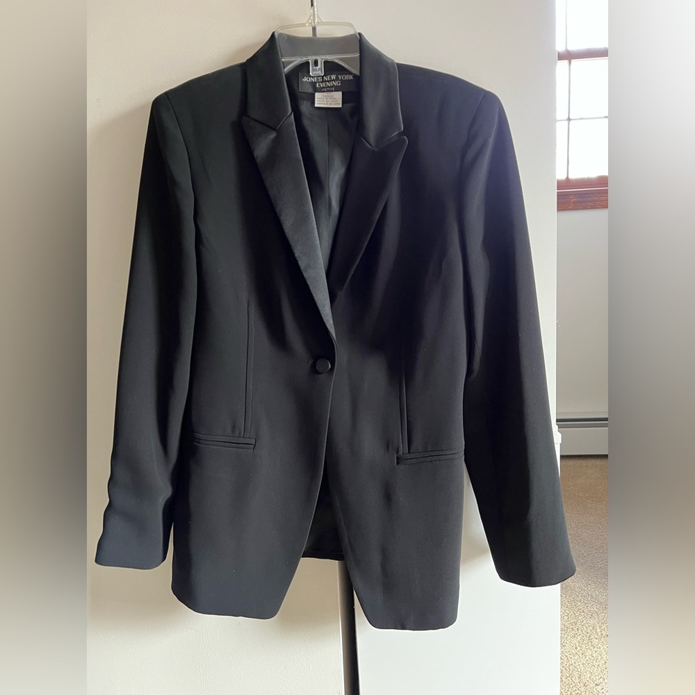 Blazer - Picture 3 of 3